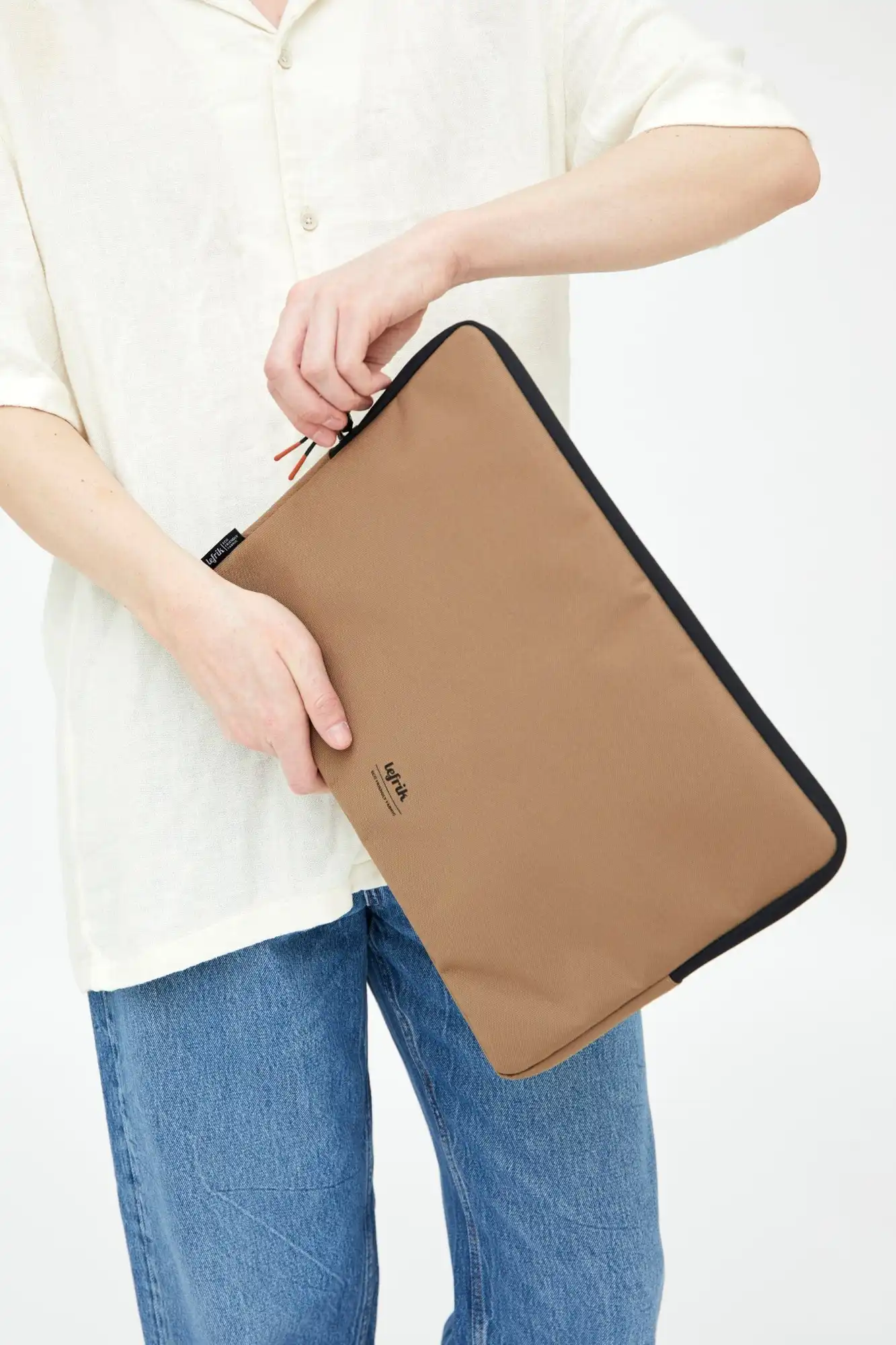 capture-laptop-case-13-camel-51134655824216.jpg