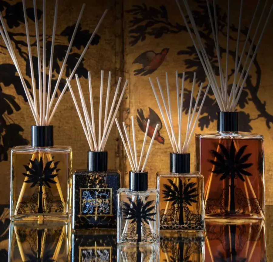 diffusers_hall_high_res_16.webp
