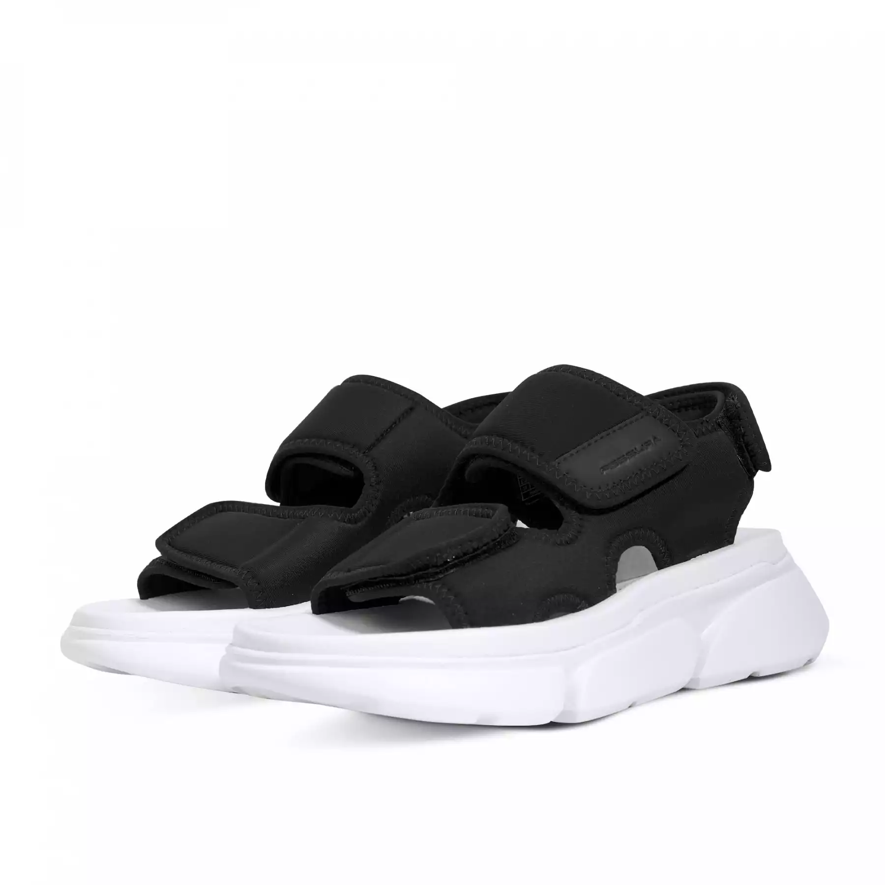 fessura-tank_low_white_black-sneakers-4.jpg