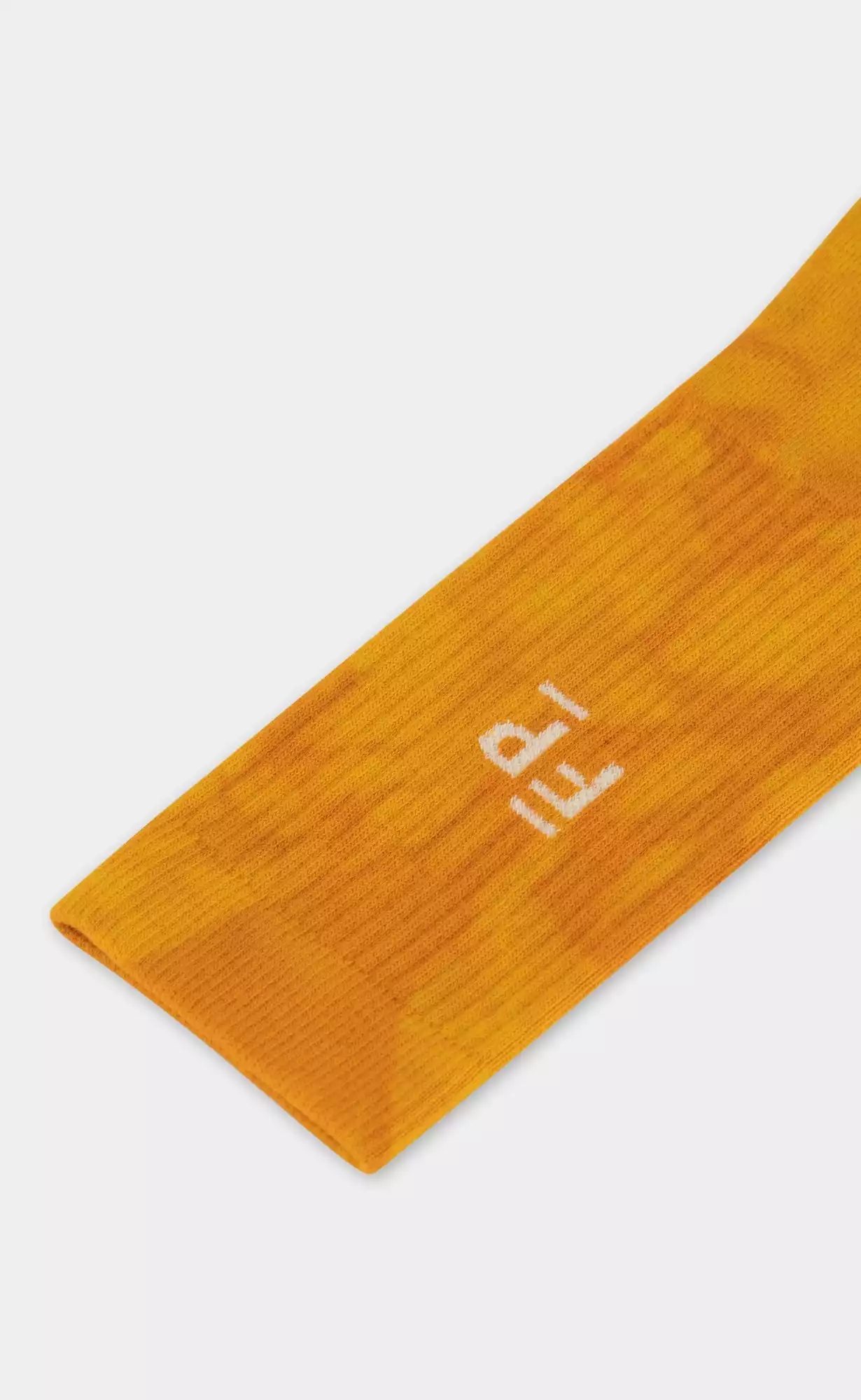 on-model-men-SocksOrange_Detailsokenkel_2500x.jpg