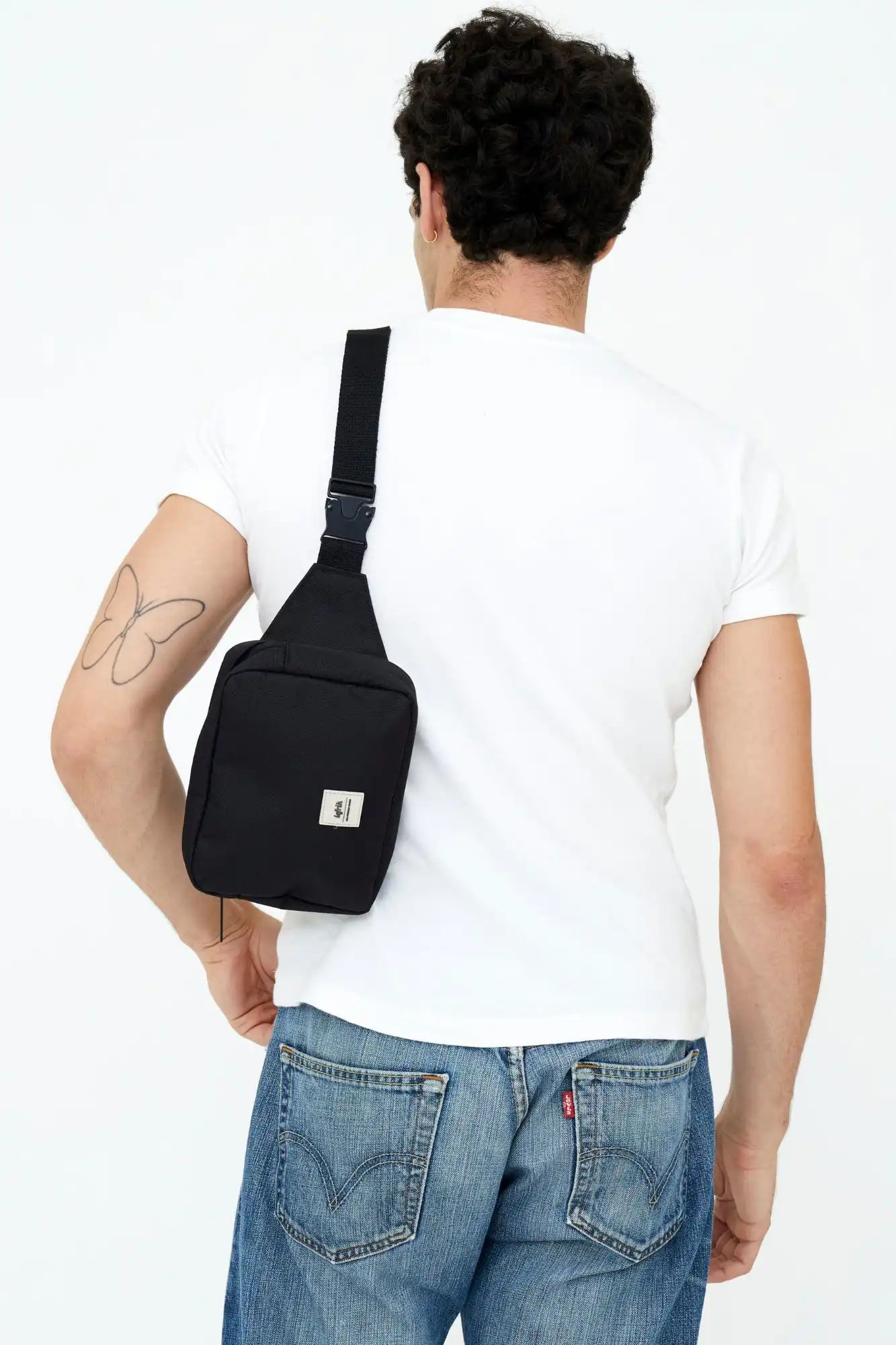 reef-crossbody-black-black-51368536768856.jpg