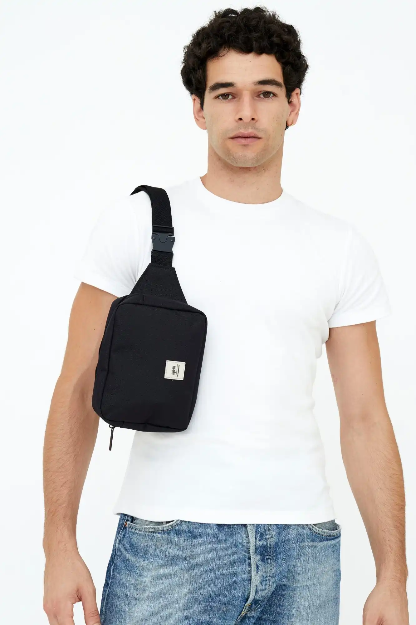 reef-crossbody-black-black-51368536867160.jpg