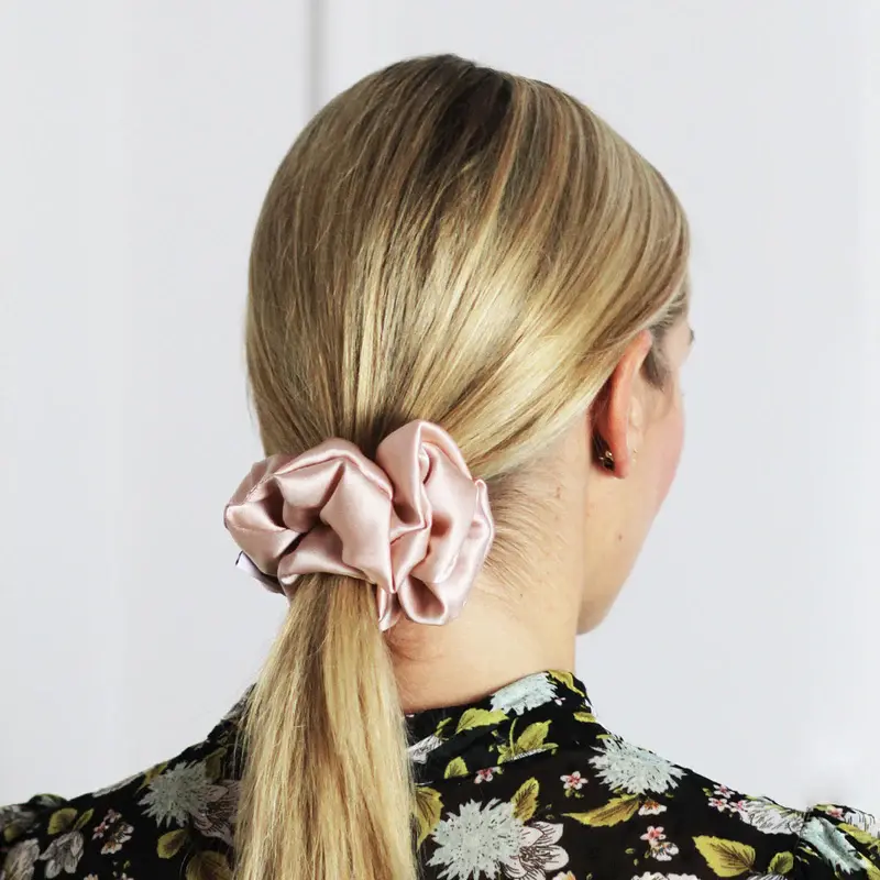 scrunchies-lifestyle-2_800x.webp