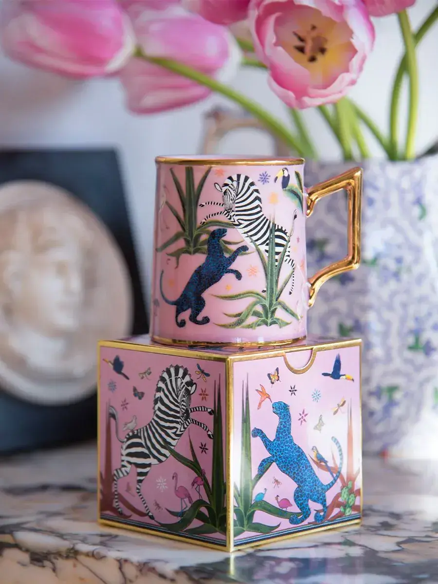tazza_with_box_lifestyle.webp