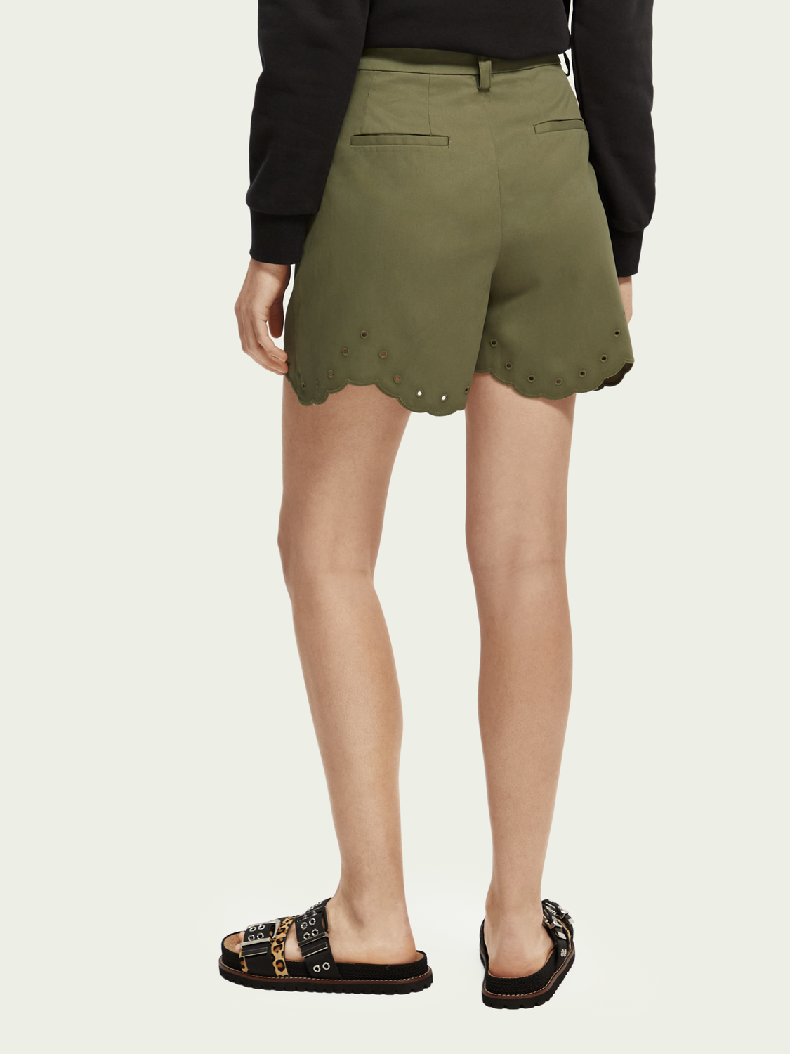 xlarge-23160615-MDL-BCK.webp