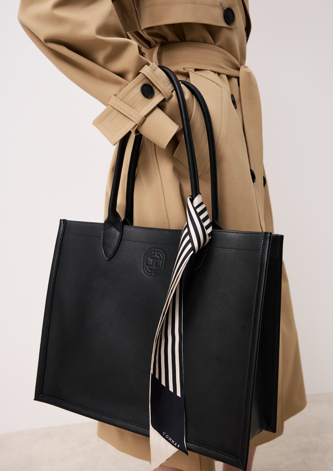 502_Comma_Outdoor_Keylook_01_1587.jpg